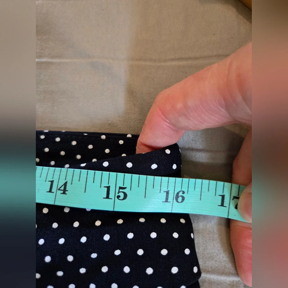 S.C.&Co. | Black Polka Dot Capris, Size 12 - Picture 6 of 9